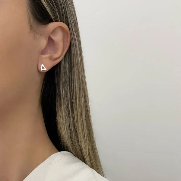 BRINCO TRIÂNGULO VAZADO PRATA 925 - My Prata Joias