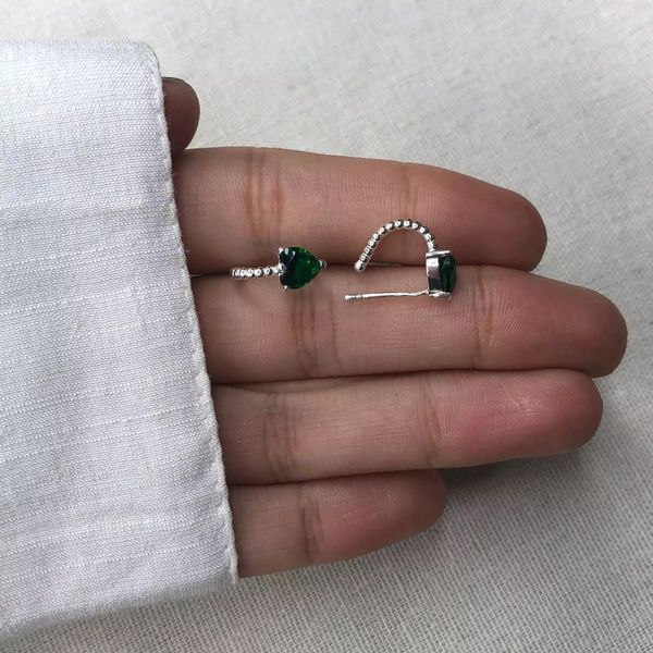 BRINCO DE CORAÇÃO ESMERALDA PRATA 925 - My Prata Joias