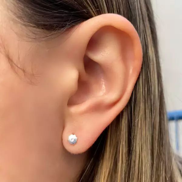 BRINCO REDONDO FLOR PRATA 925 - My Prata Joias