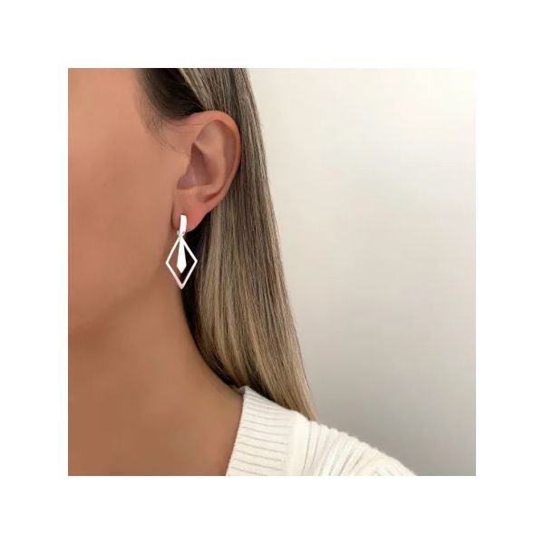 BRINCO TRIÂNGULO VAZADO PRATA 925 - My Prata Joias