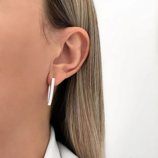 BRINCO NAVETE CRAVEJADA CRISTAL PRATA 925 - My Prata Joias