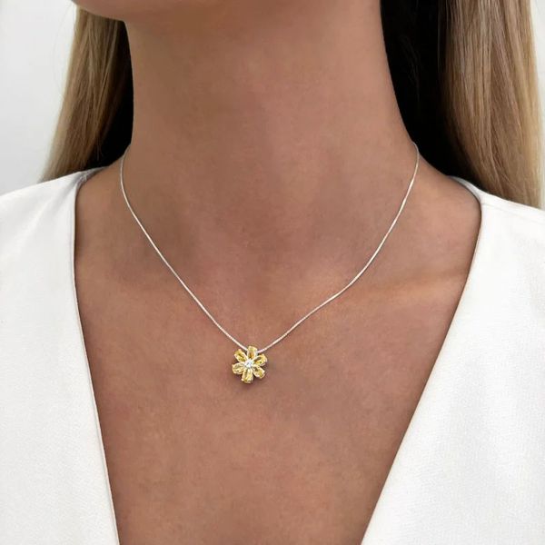 GARGANTILHA VENEZIANA PINGENTE FLOR MIOLO ZIRCÔNIA... - My Prata Joias