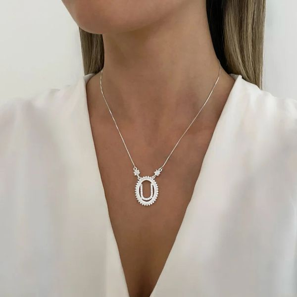 GARGATILHA CRAVEJADA LETRA U ZIRCÔNIA CRISTAL PRAT... - My Prata Joias