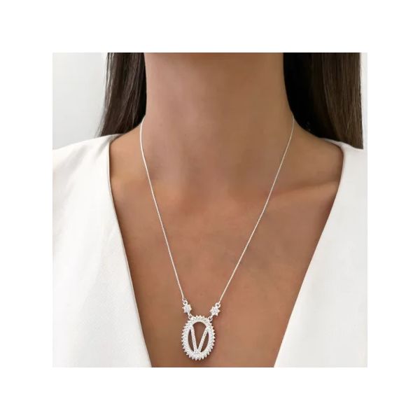 GARGANTILHA LETRA V CRAVEJADO ZIRCÔNIA CRISTAL PRA... - My Prata Joias