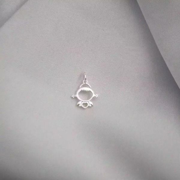 PINGENTE MENINA PRATA 925 - My Prata Joias