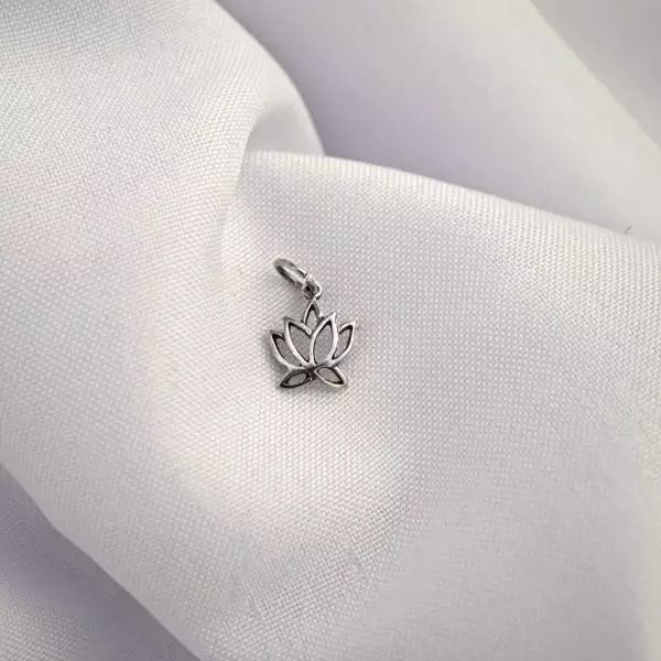 PINGENTE FLOR DE LÓTUS INDIANO PRATA 925 - My Prata Joias