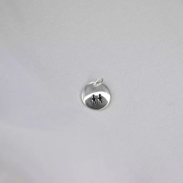 PINGENTE DOIS MENINOS PRATA 925 - My Prata Joias