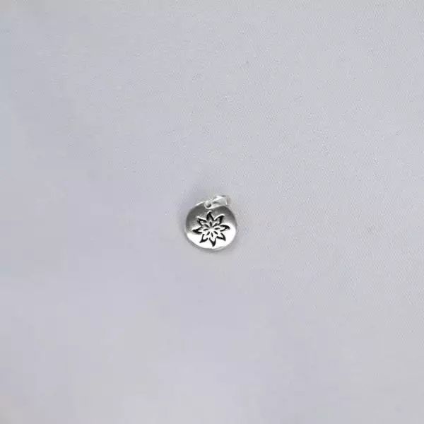 PINGENTE FLOR MEDALHA PEQUENA PRATA 925 - My Prata Joias