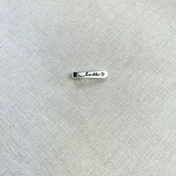 PINGENTE PLACA ESCRITO LOVE PRATA 925 - My Prata Joias