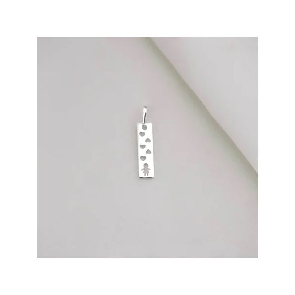 PINGENTE PLACA MENINA CORAÇÕES PRATA 925 - My Prata Joias