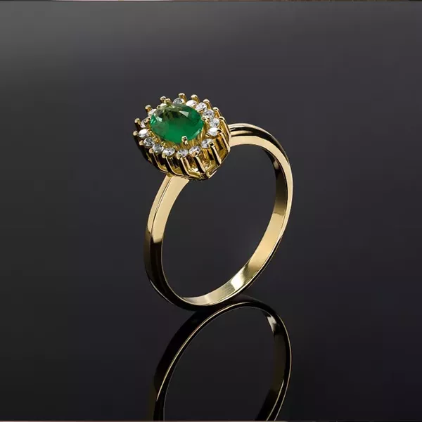 Anel de Esmeralda oval com Diamantes