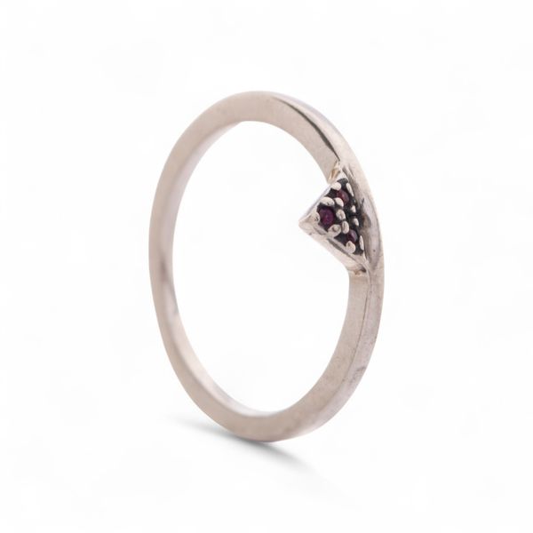 ANEL MINI TRIANGULO COM ZIRCONIA PINK