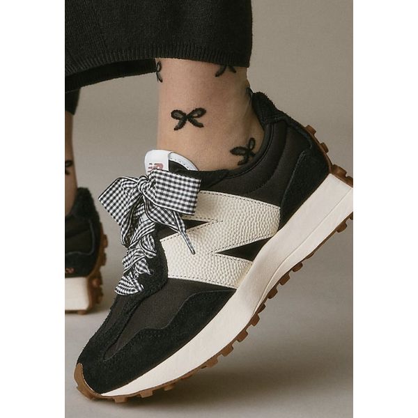 New Balance 327 preto - Couro + Cadarço
