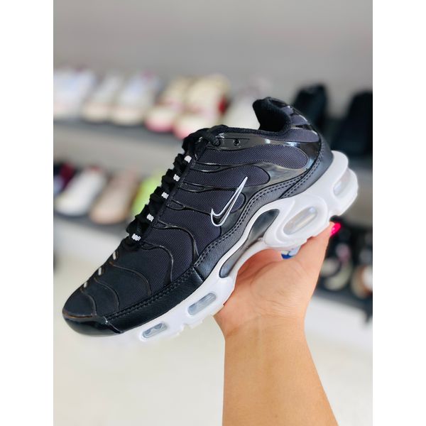Tênis nike TN Preto Branco
