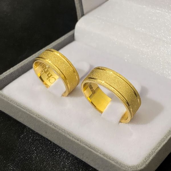 Par de Alianças Casamento Ouro 18k Amarelo 7mm Quadrada 2 Frisos Diamantado 14g 