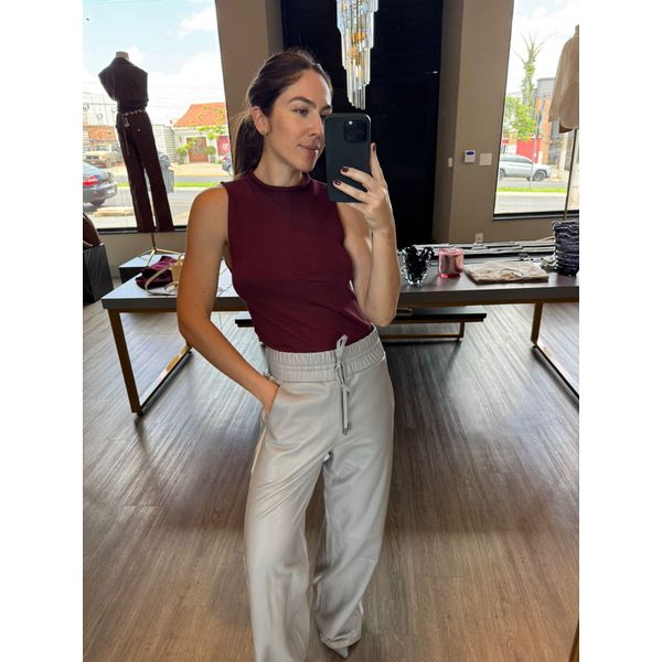 Calça Couro Dália Cinza