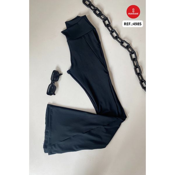 CALÇA FLARE COM RECORTES E BOLSOS EM SUPLEX FITNESS- preto