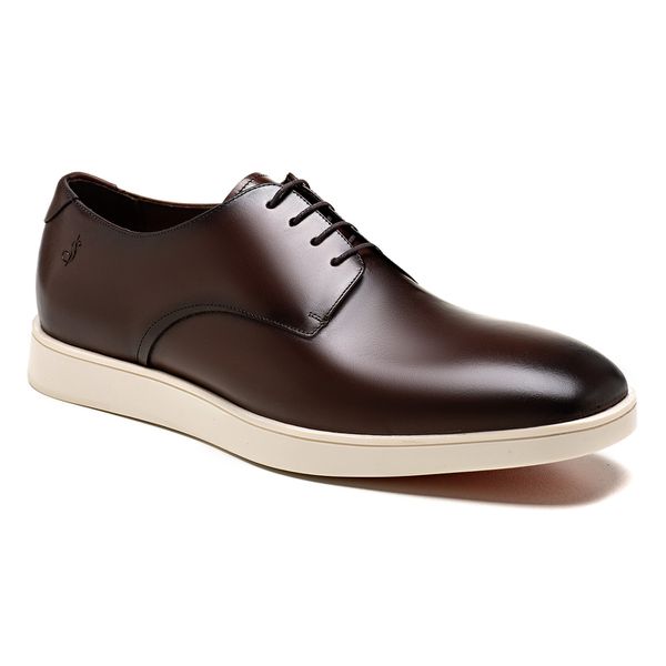 Sapato derby masculino na cor negresco da Salerno Prime, confeccionado em couro legítimo, com design refinado e elegante, perfeito para eventos formais e ambientes de trabalho.
