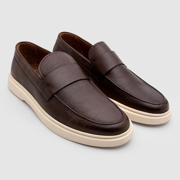 Sapato Loafer masculino Dário Café em couro legítimo Salerno Prime, ideal para quem busca elegância e conforto no dia a dia.
