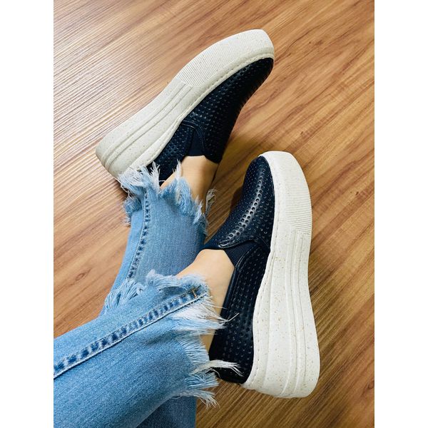 Slip On Isabela Furadinho Azul Marinho Outlet Banana Rosa