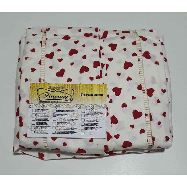 Lençol Malha Queen Estampado Coraçãozinho Vermelho com fundo marfim 