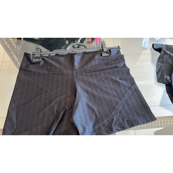 SHORT LEGGING- MOD PRETO TEXTURIZADO
