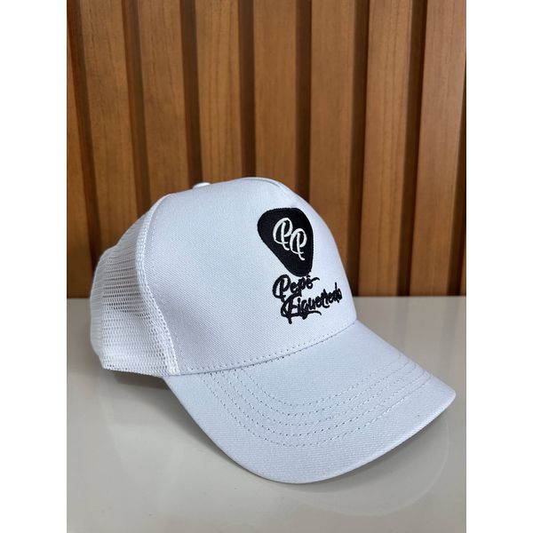 Boné Trucker Branco Assinatura Pepê Figueiredo 