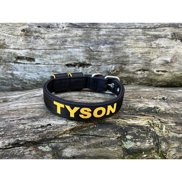 COLEIRA BABY PERSONALIZADA 3cm preta com nome em amarelo petróleo