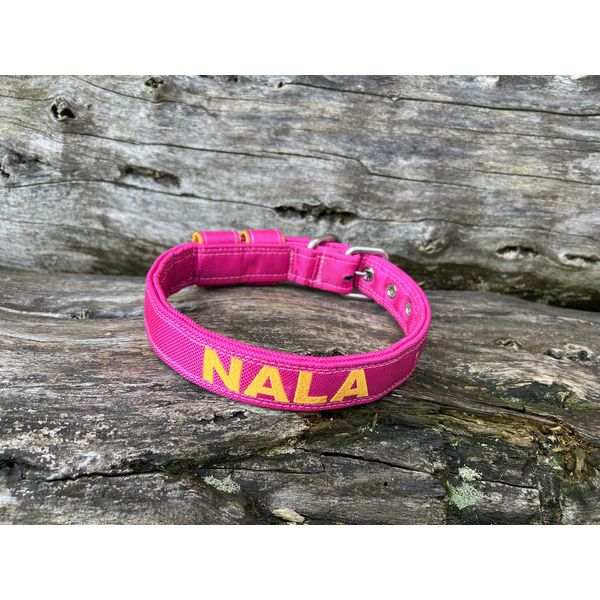 COLEIRA BABY PERSONALIZADA 3cm rosa com nome em amarelo petróleo