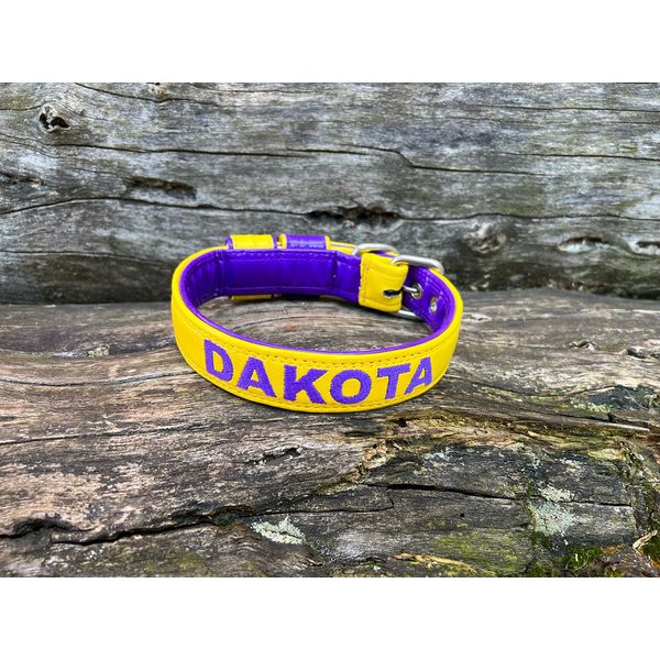 COLEIRA BABY PERSONALIZADA 3cm amarela/roxo com nome em roxo