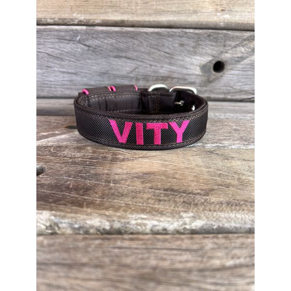 COLEIRA BABY PERSONALIZADA 3cm marrom com nome em pink