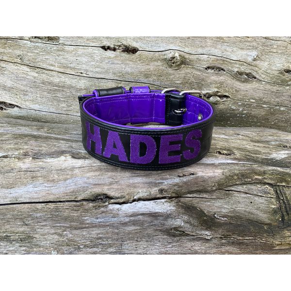COLEIRA PERSONALIZADA 5cm preta/roxo com nome em roxo