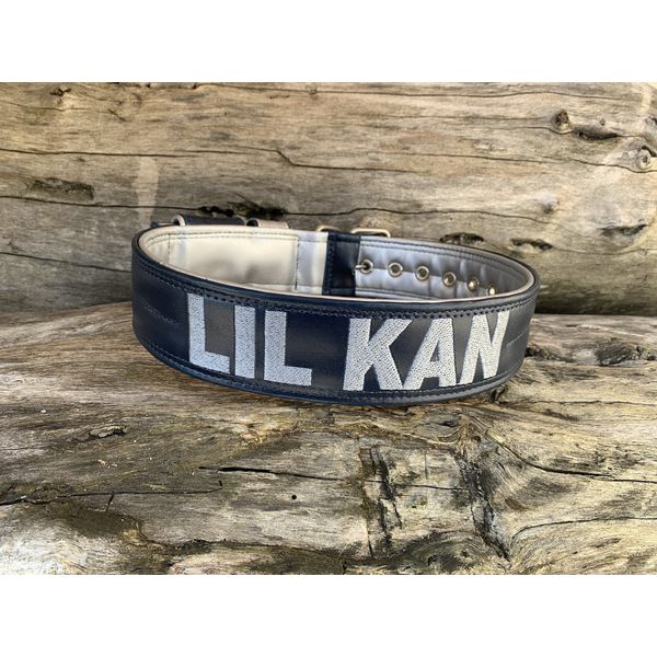 COLEIRA PERSONALIZADA 5cm azul marinho/prata com nome em prata