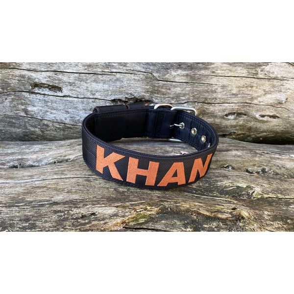 COLEIRA PERSONALIZADA 5cm preta com nome marrom