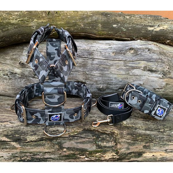 KIT PEITORAL UNIVERSAL, COLEIRA CAMUFLADA E GUIA DE PASSEIO cor camuflado choque