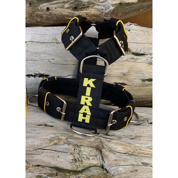 Peitoral universal personalizado poliéster comum preto com nome em amarelo canário