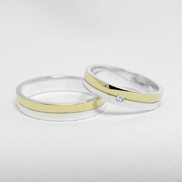 Aliança de Noivado e Casamento Revestida em Ouro 4mm Amelíe - Par 