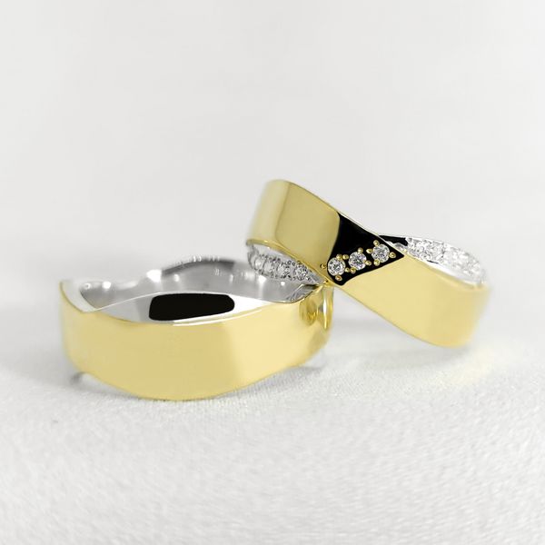 Aliança de Noivado e Casamento Revestida em Ouro 7mm Infinity - Par