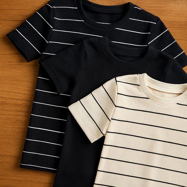 Kit T-shirt Listras e Preta Lisa