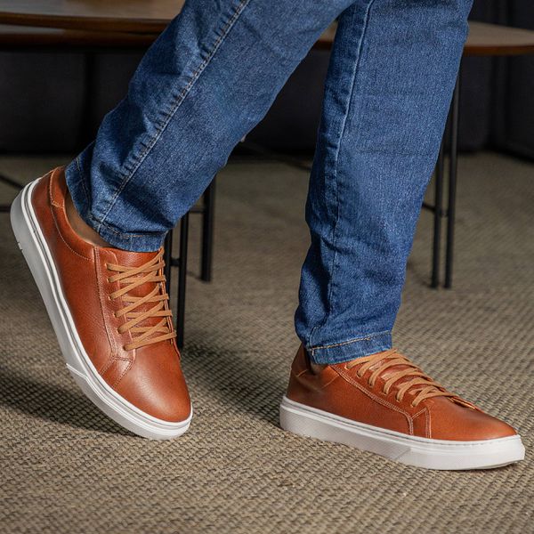 Tênis Casual Masculino em Couro Café
