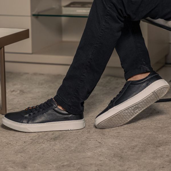 Tênis Casual Masculino em Couro Preto