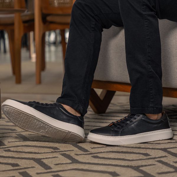 Tênis Casual Masculino em Couro Preto