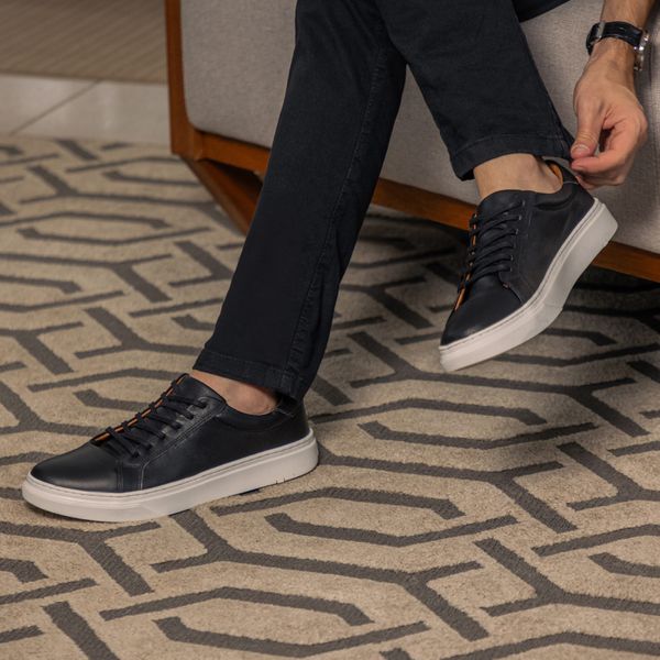 Tênis Casual Masculino em Couro Preto