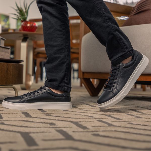 Tênis Casual Masculino em Couro Preto