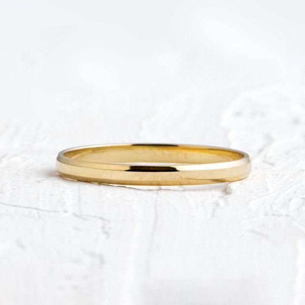 Aliança de Casamento em Ouro 2mm Chanfrada Lucy - Unidade