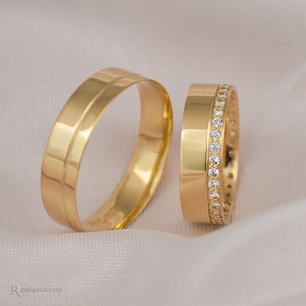 Aliança de Casamento em Ouro 6mm Reta Cravejada Julieta - Par