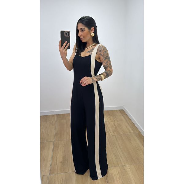 Macacão Magnólia Preto