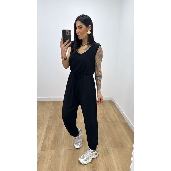 Macacão Amsterdã Preto