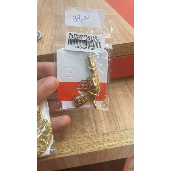 Pingente Pistola Aço Dourado 