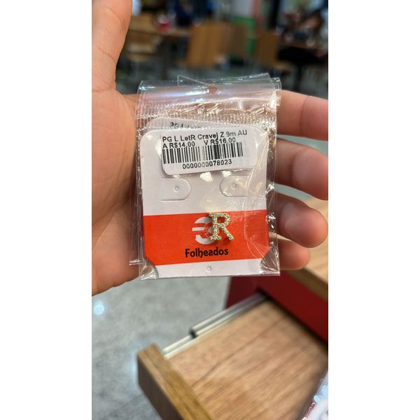 Pingente Latão Letra R Cravejada Zircônia Banhado A Ouro 18k